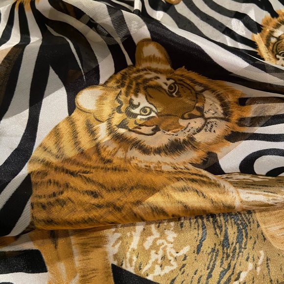 Gorgeous ladies tiger scarf gold - Picture 2 of 4